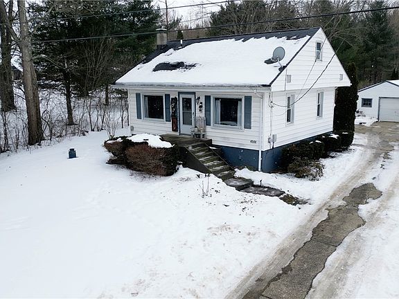3rd image of 4544 Bedell Rd