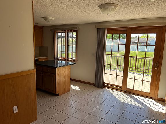 4th image of 32 Cloverdale Road
