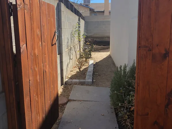 (undisclosed Address), Albuquerque, NM 87112