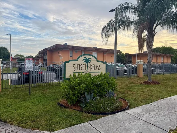 9429 SW 76th St APT W25, Miami, FL 33173