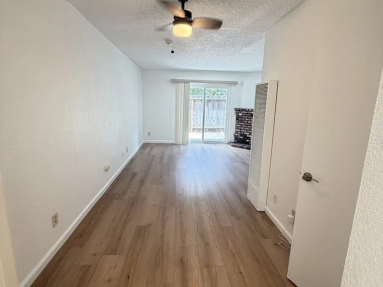 10401 Shaw St #602 — Photo 3