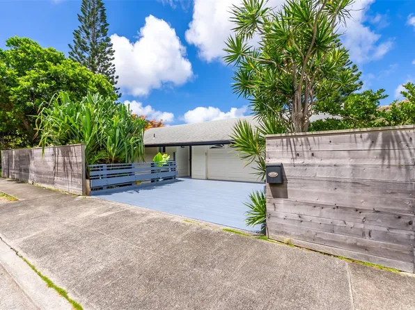 864 Nana Honua St, Honolulu, HI 96825