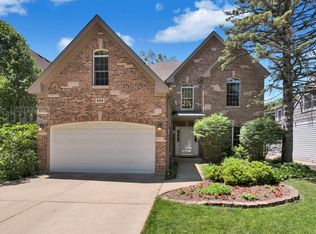 444 S Hillside Ave, Elmhurst, IL 60126