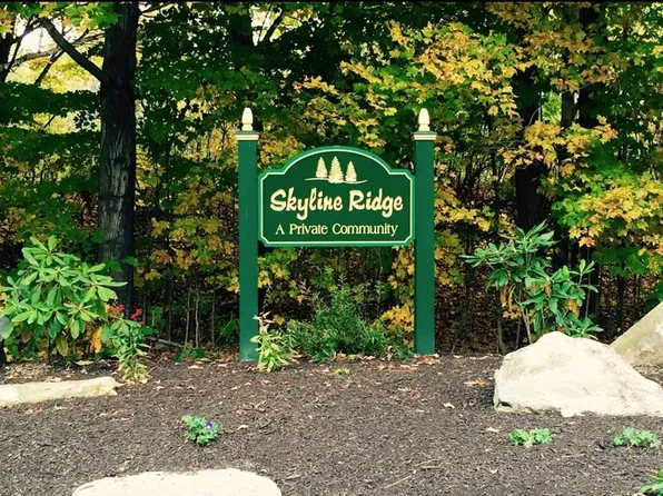 7 Skyline Ridge Rd, Becket, MA 01223