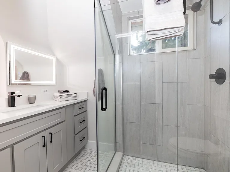 1554 Vine St #4 — Photo 11