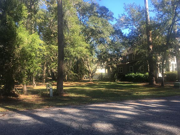 5th image of 28 Spreading Oak Dr