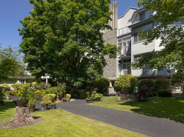 7651 Abercrombie Dr #201, Richmond, BC V6Y 3N3