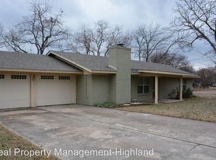 1013 Highland Dr, Highland Haven, TX 78654