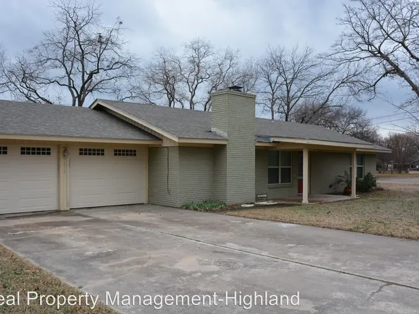 1013 Highland Dr, Highland Haven, TX 78654