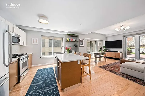 Sold by Sotheby's International Realty | media 1