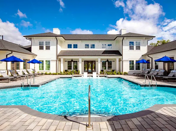 Hawthorne at the Pointe