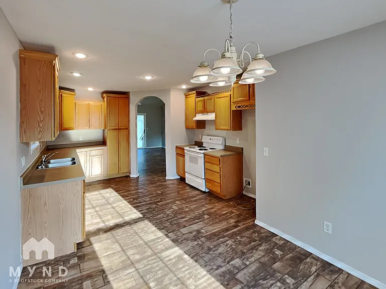 711 N Jonathan Ave — Photo 4