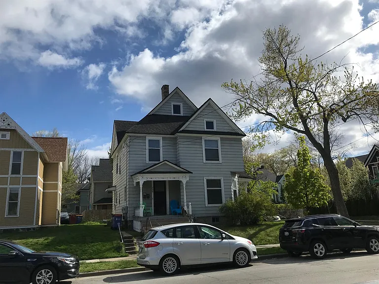 536 Lyon St NE #1 — Photo 1