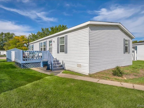 4651 Bromley Ct, Sterling Heights, MI 48310