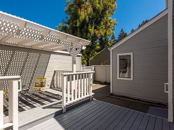 5th image of 2324 Lakeview Drive