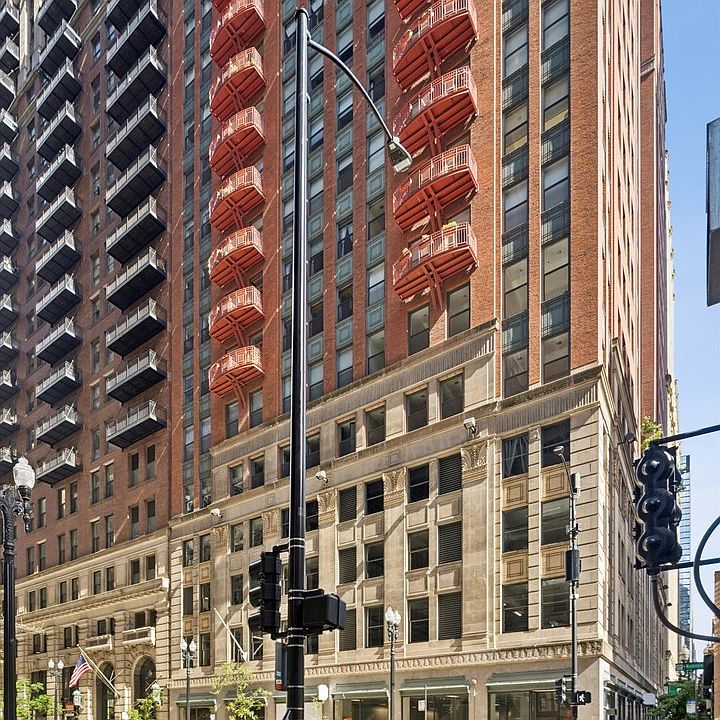 1st image of 208 W Washington St APT 1813