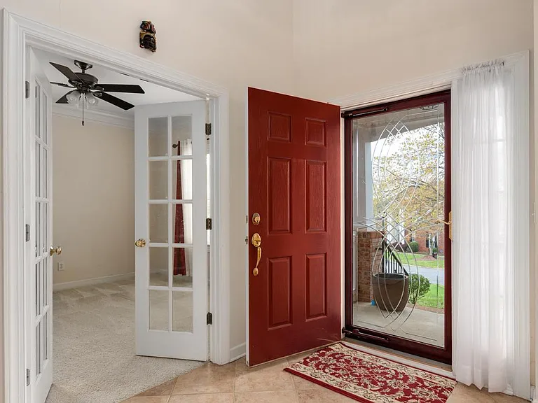 11415 Fountaingrove Dr — Photo 4
