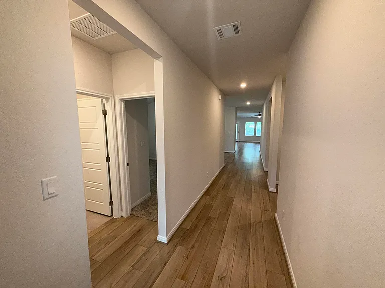 434 Shelton Pass — Photo 2