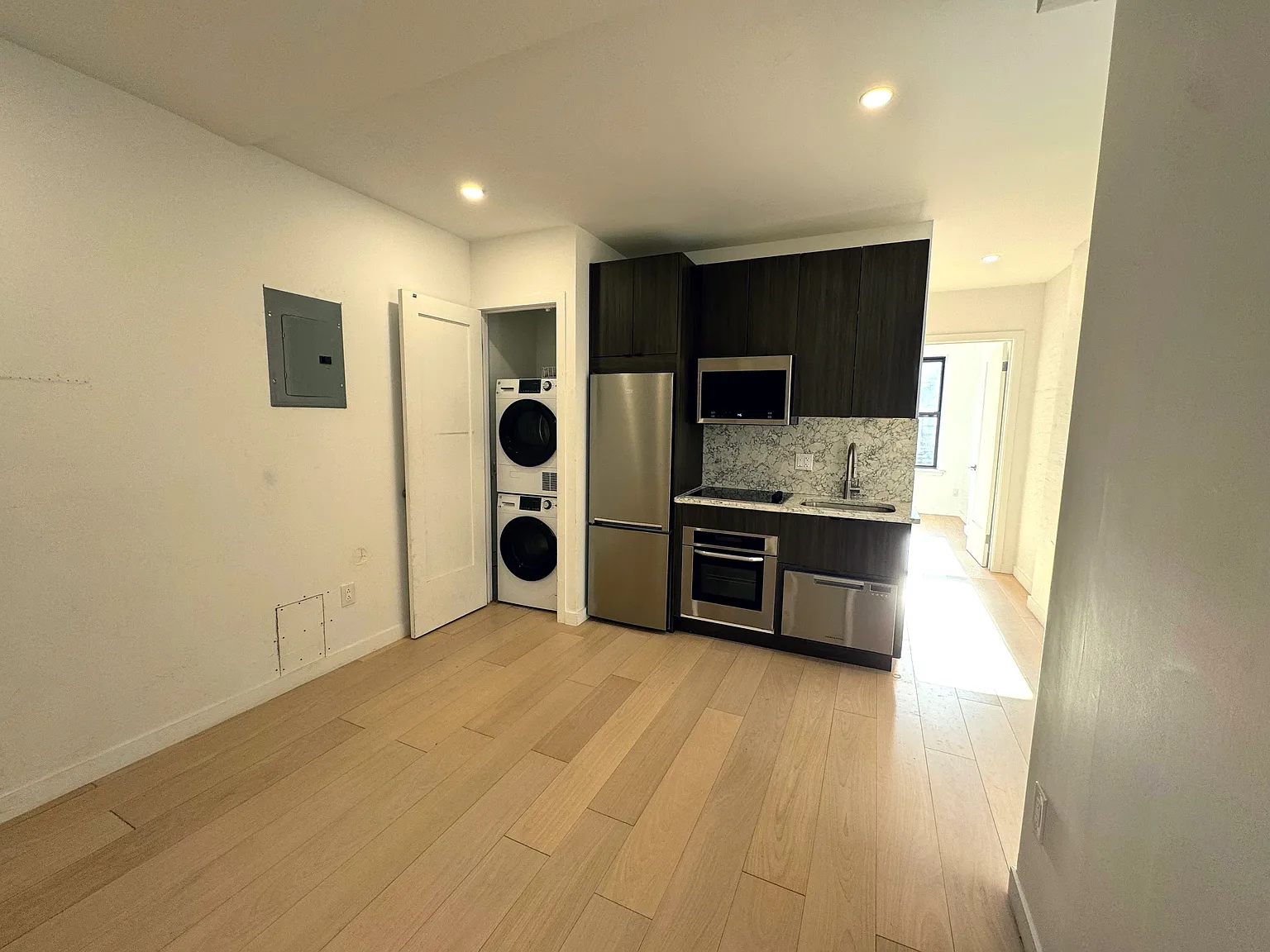 225 East 25th Street — Photo 2