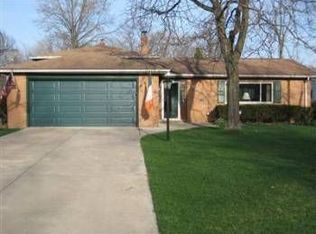 6149 Forest Ridge Dr, North Olmsted, OH