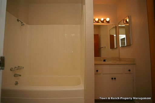5th image of 4782 Garfield St #H