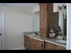 2nd image of 5122 N Ravencrest Ln