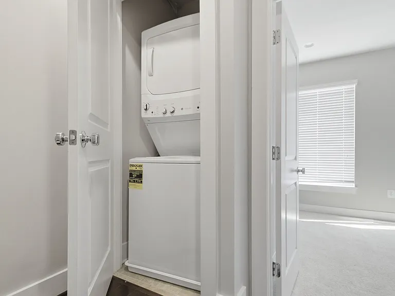14566 Lake Vista Dr — Photo 28