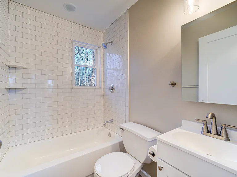 4 Springwood Cir #4C — Photo 11