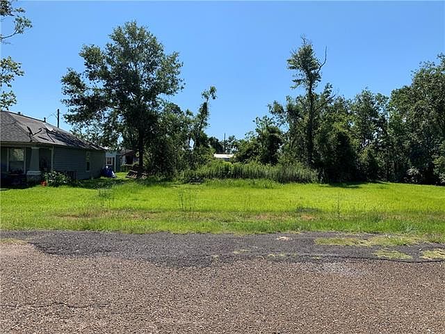 1st image of 230 N Goos Blvd
