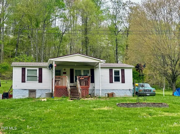 1215 W Bear Wallow Rd, Castlewood, VA 24224
