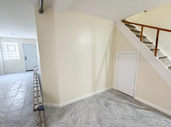 25-42 33rd Street image 12 of 17