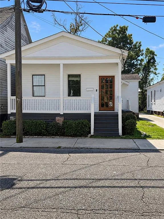 3 bed, 2.0 bath, 1384 sqft, $2,250 — Photo 1