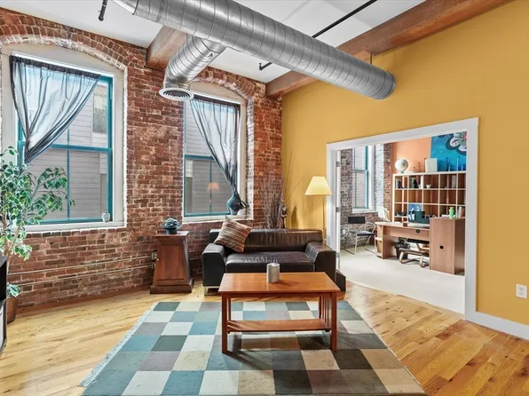 589 Essex St Unit 205, Lynn, MA 01901