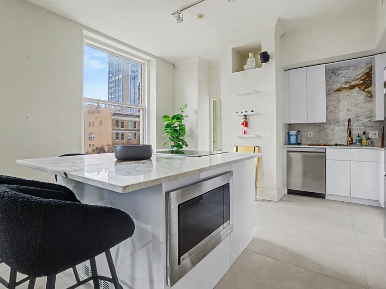 57 Forsyth St NW — Photo 2