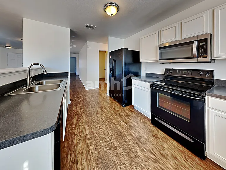 2040 Bliss Rd — Photo 4