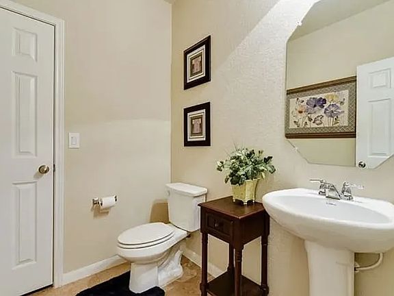 4th image of 1905 Texoma Dr #1