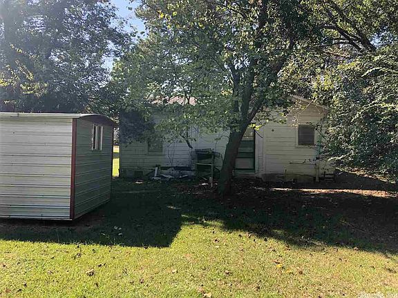 5th image of 906 N Myrtle St