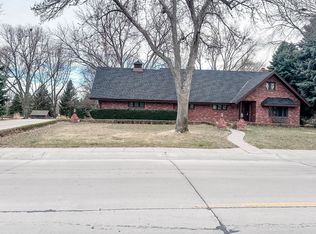 2210 W LEOTA ST, North Platte, NE 69101