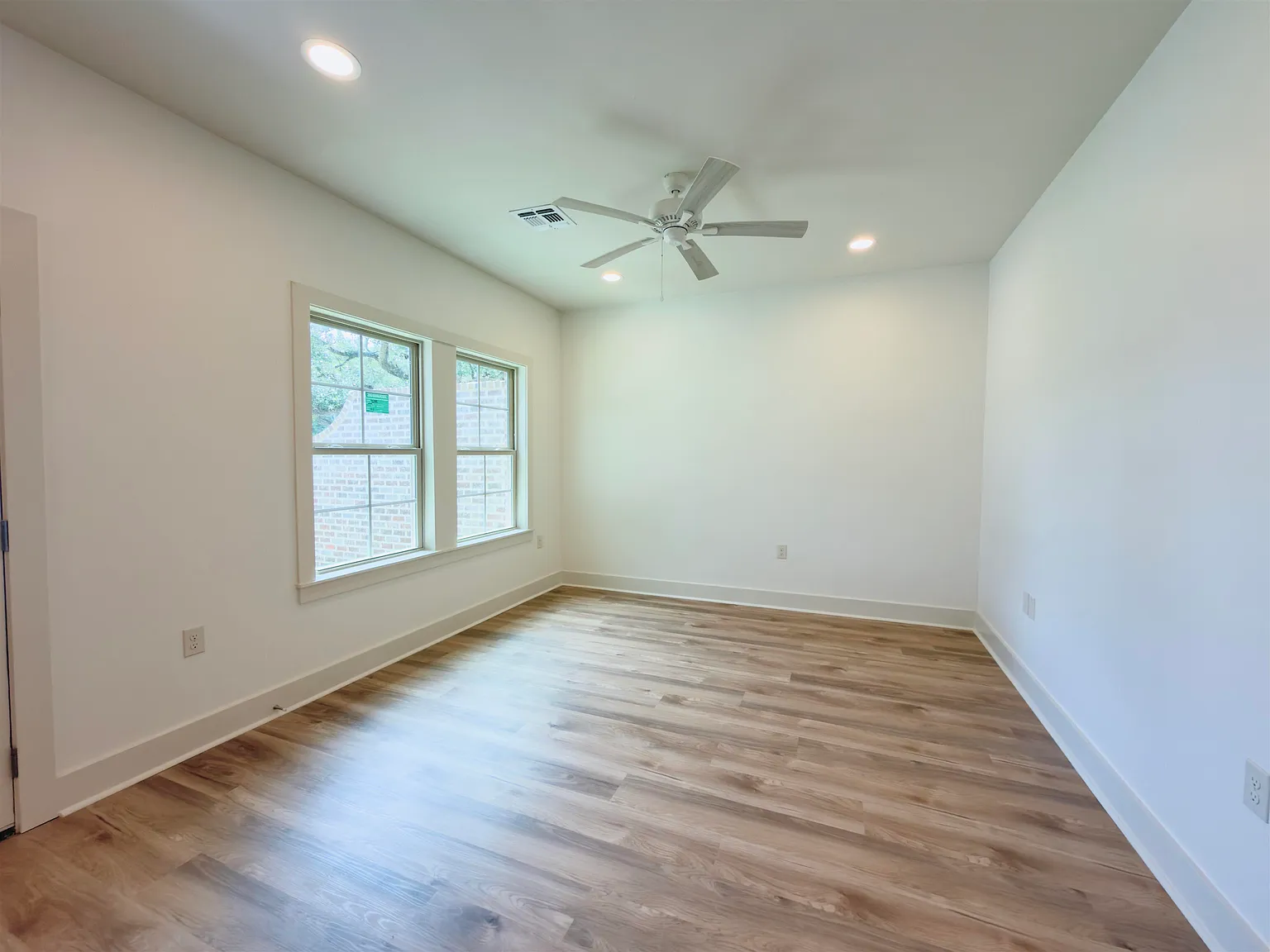 3 bed, 1354 sqft, $1,800 — Photo 3
