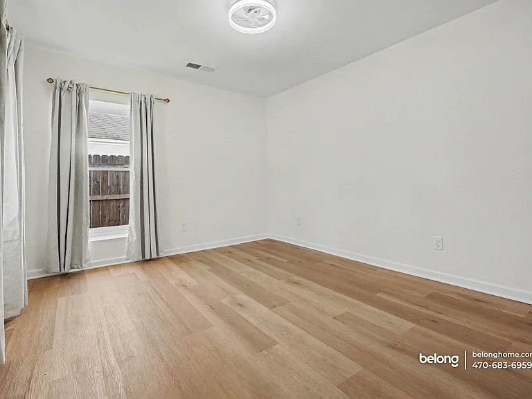 1017 Sparks St SW — Photo 9
