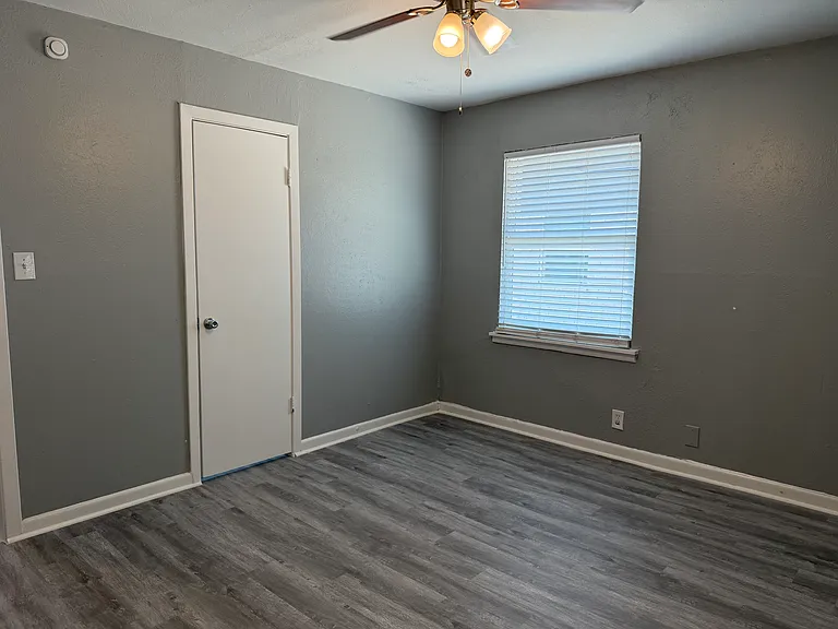 2507 Normont Cir — Photo 12