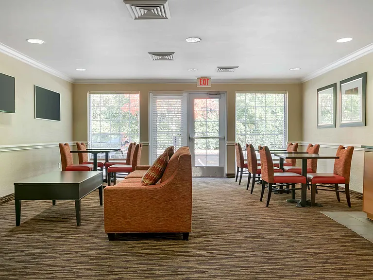 Breakfast Room