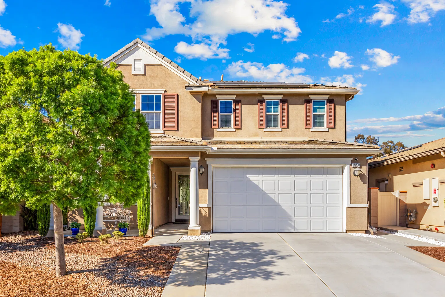4 bed, 2823 sqft, $4,395 — Photo 3
