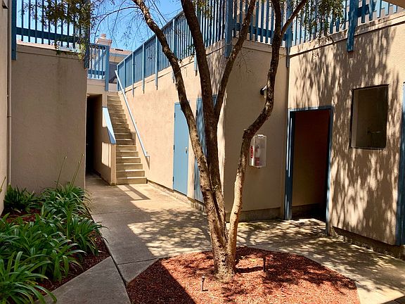 4th image of 350 Ramona Ave #17