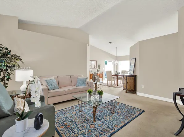 5212 NW 112th Ct, Doral, FL 33178