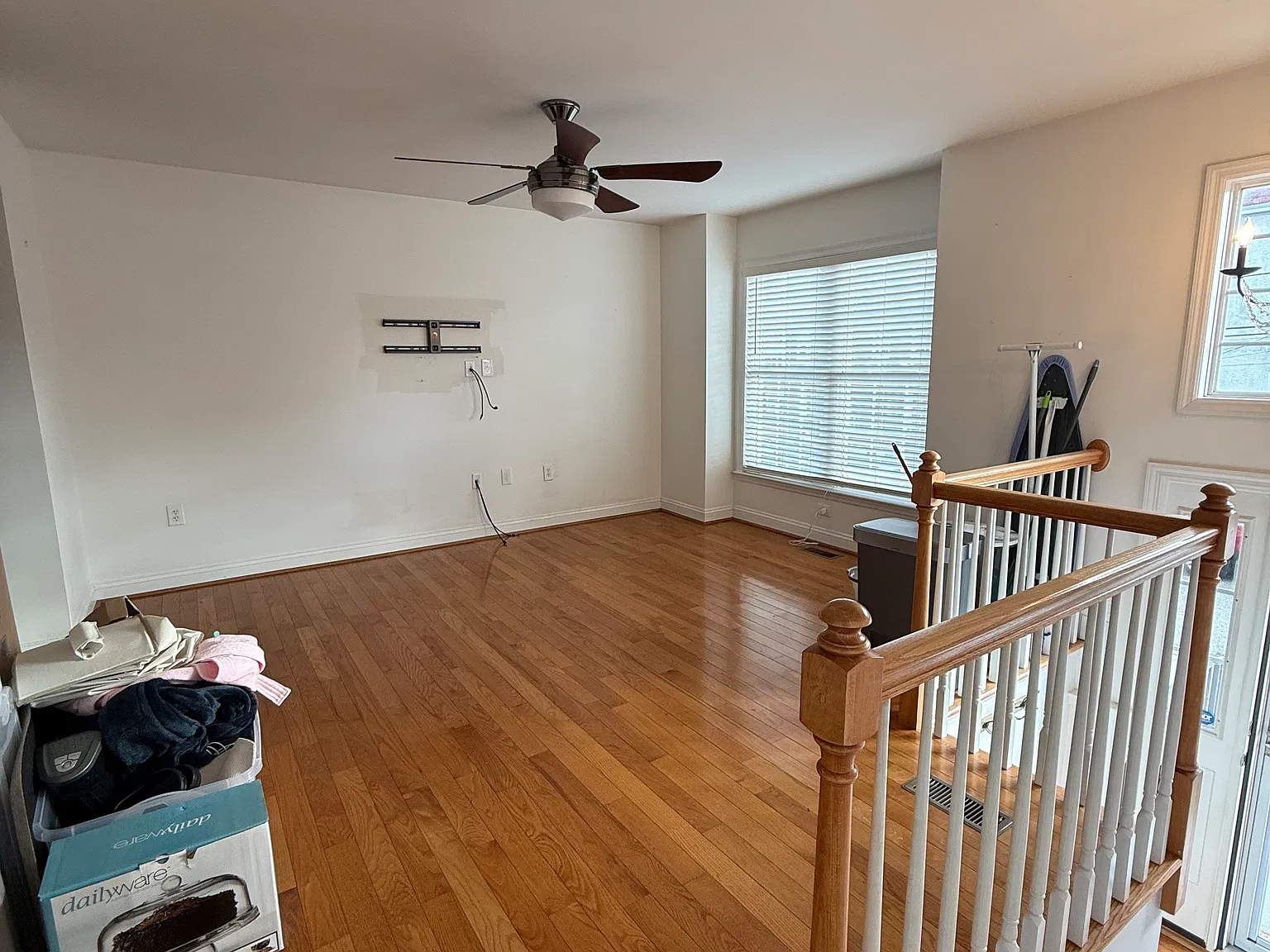 3 bed, 3.5 bath, 1934 sqft, $3,100 — Photo 3