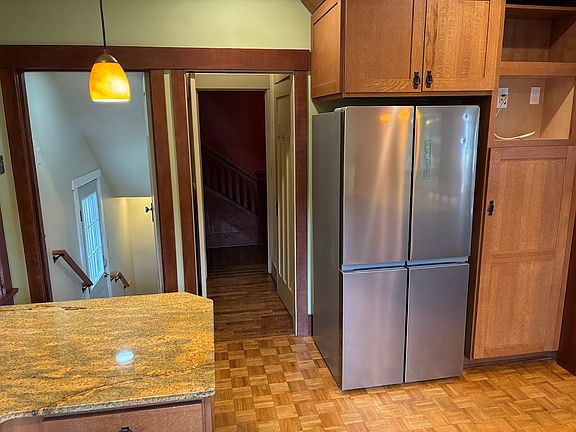 3rd image of 1422 Warren Ave N