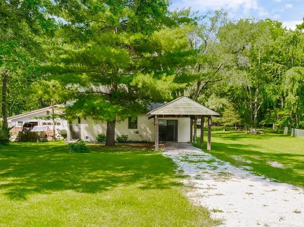 5488 NW Venetian Dr, Houston Lake, MO 64151