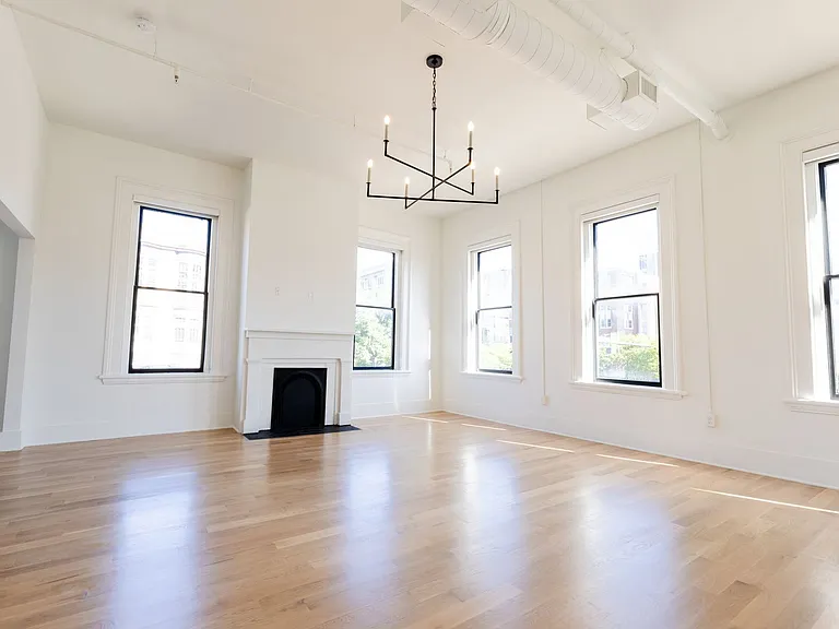 582 Mulberry St — Photo 67