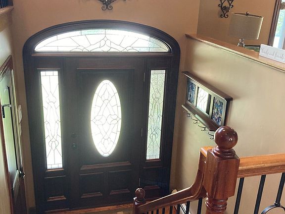 2nd image of 536 Ionia Ave